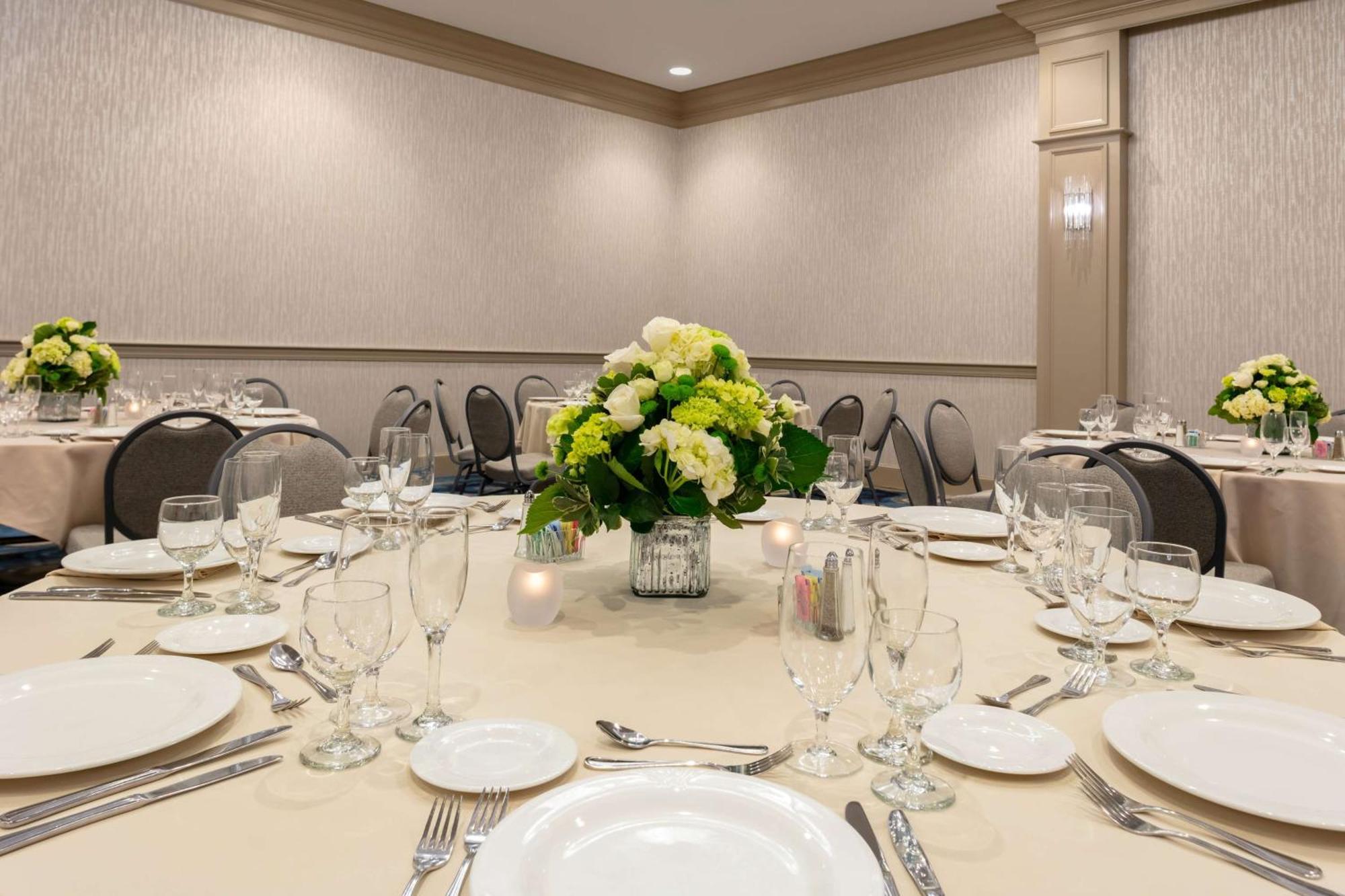 Doubletree By Hilton Hotel Burlington Vermont Exterior foto