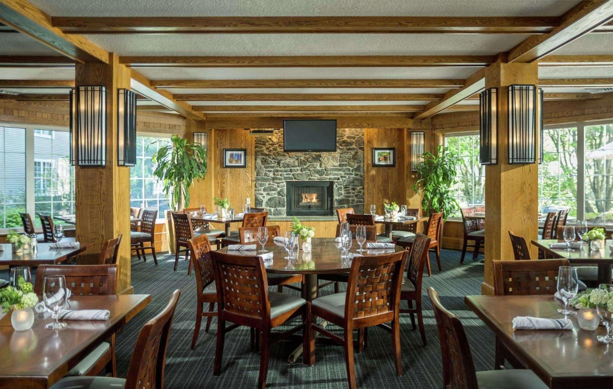 Doubletree By Hilton Hotel Burlington Vermont Exterior foto